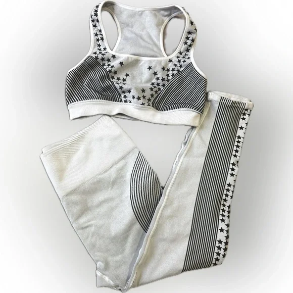 Fabletics 2 Piece Star Studded Workout Set - Picture 3 of 4